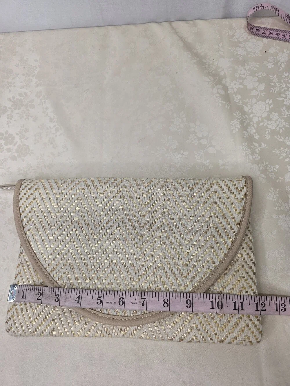 NWT Shiraleah x Express Gold Woven Straw Envelope Clutch Bag Beige Chevron